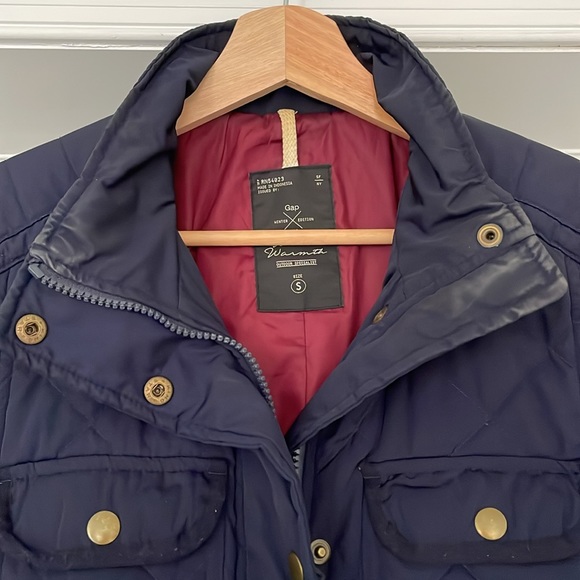 Navy quilted Gap jacket Size Small - Picture 3 of 5
